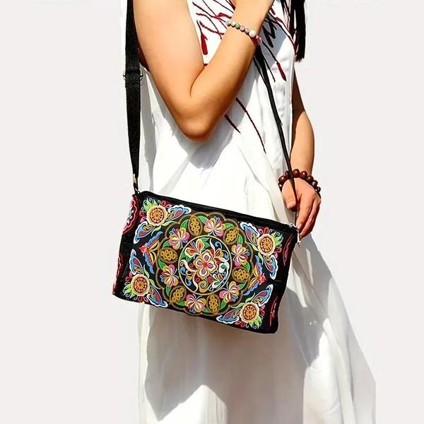 Imagem de Bolsa Feminina de Grande Capacidade - Bordada com Flores - Nylon - Crossbody