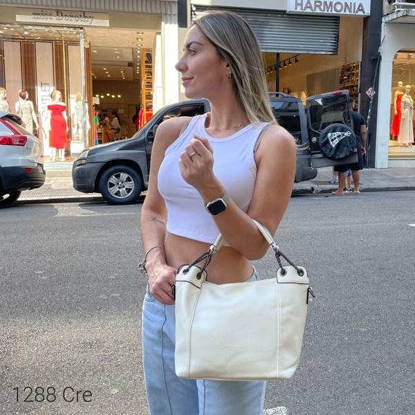 Bolsa Feminina Ombro / Transversal Sacola com Corrente nas Alças 1288 - H2 Bolsas Imagem de Bolsa Feminina Ombro / Transversal Sacola com Corrente nas Alças 1288