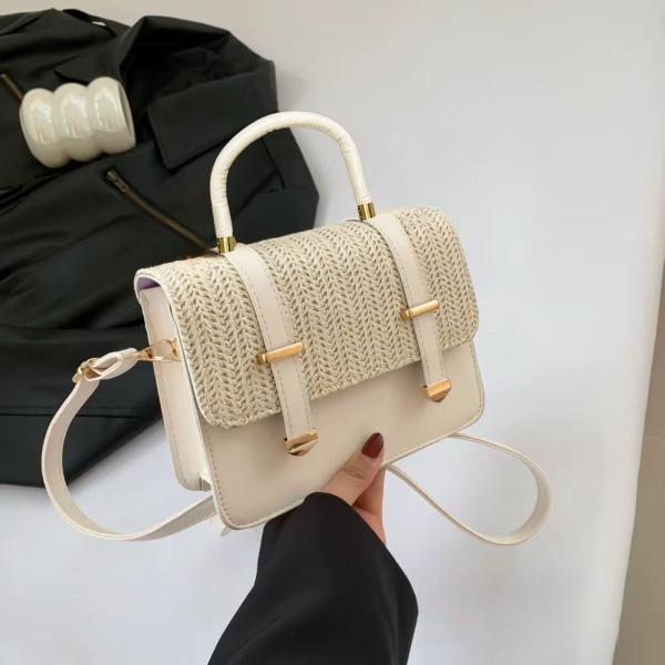 Imagem de Bolsa Feminina Pequena Sofisticada Tendencia Verão 2025 Lind