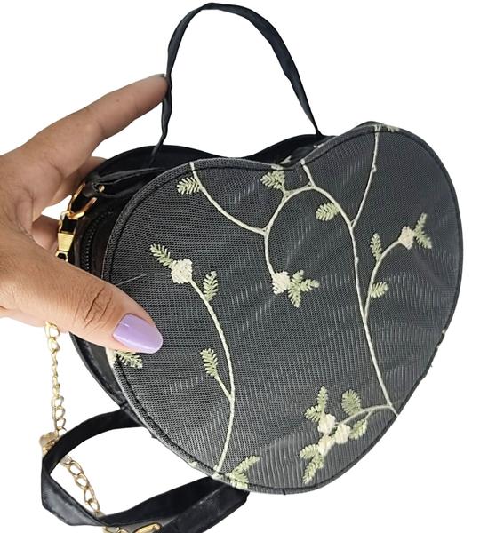 Imagem de Bolsa feminina transversal tiracolo porta celular coração luxo preta