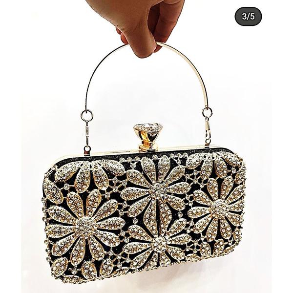 Imagem de Bolsa Festa Clutch Fundo Preto Desenhada em Flores e Strass