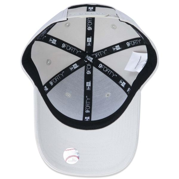 Imagem de Bone New Era 9FORTY Snapback MLB New York Yankees Mini Logo Aba Curva Bege Aba Curva Snapback Bege