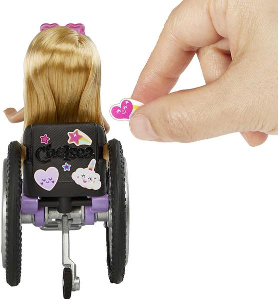 Imagem de Boneca Barbie Chealsea Cadeirante Loira HGP29 Mattel