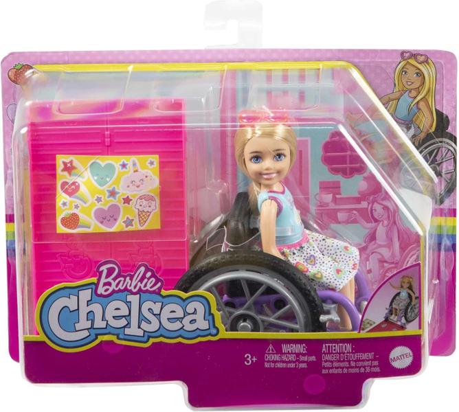 Boneca Barbie Chealsea Cadeirante Loira HGP29 Mattel Imagem de Boneca Barbie Chealsea Cadeirante Loira HGP29 Mattel