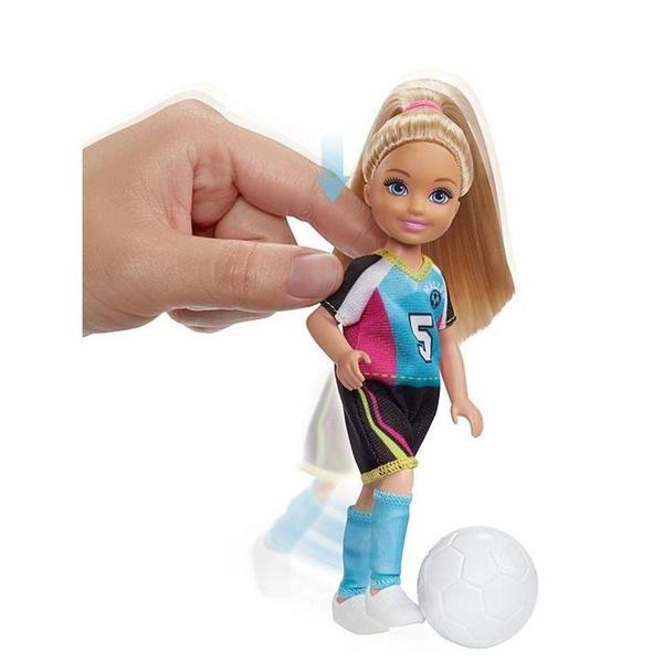 Imagem de Boneca Barbie Chelsea Futebol Com Cachorrinhos GHK37 Mattel