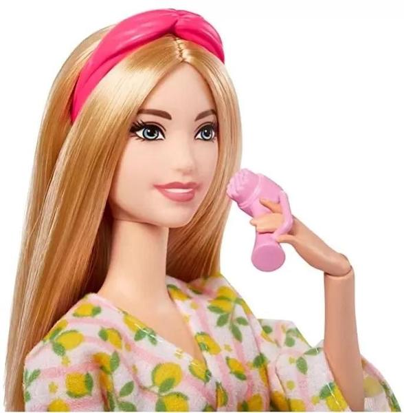 Imagem de Boneca Barbie Dia de Spa Roupão Banho Cachorrinho e Acessórios HKT90 Mattel