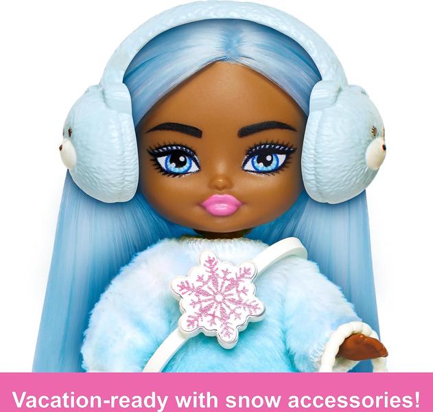 Imagem de Boneca Barbie Extra Mini Minis Travel com cabelo azul e acessórios