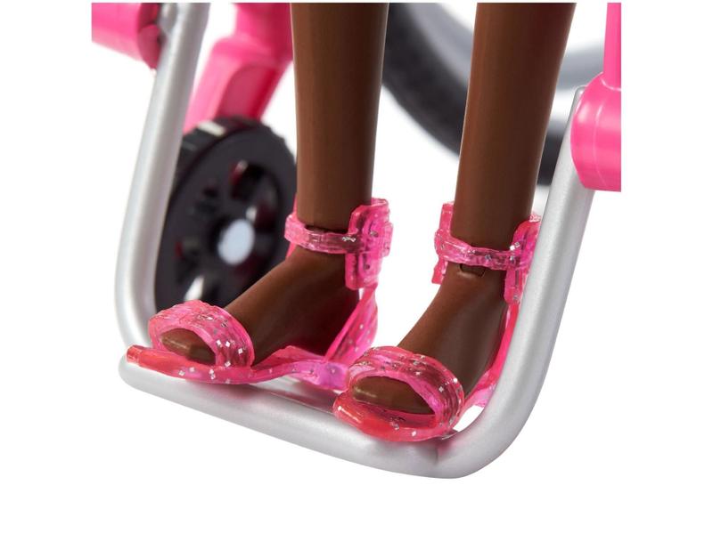 Imagem de Boneca Barbie Fashionista com Cadeira de Rodas - Roxa com Acessórios Mattel