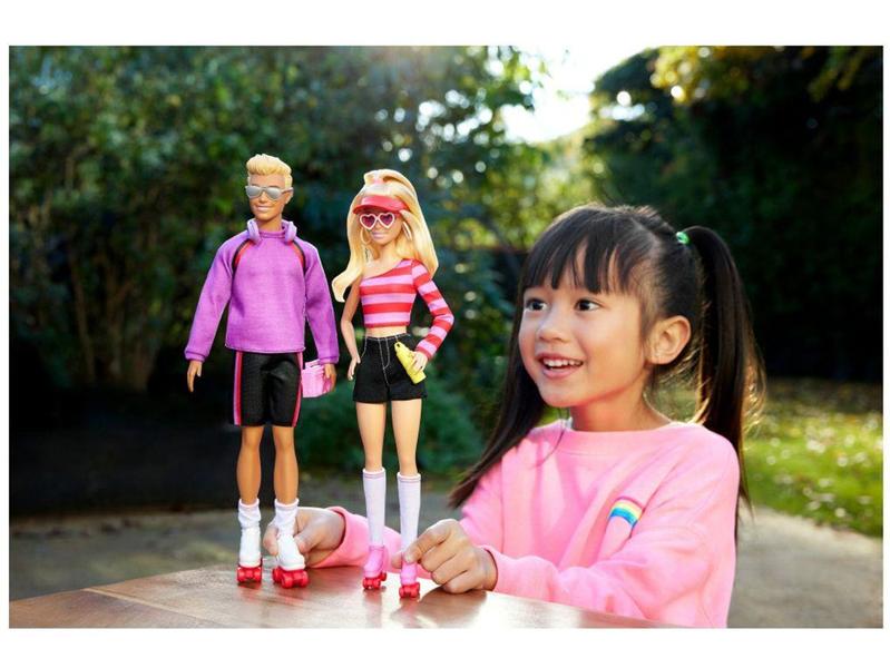 Imagem de Boneca Barbie Fashionista Conjunto Barbie e Ken - de Patins com Acessórios Mattel 2 Unidades