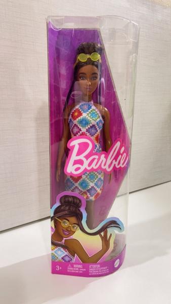 Imagem de Boneca Barbie Fashionista Negra Com Vestido Colorido Mattel