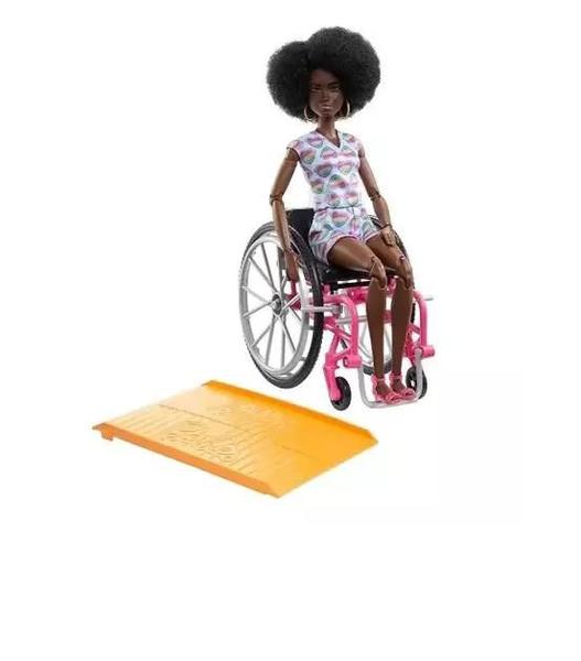 Imagem de Boneca Barbie Fashionistas Negra Cadeira De Rodas - Mattel