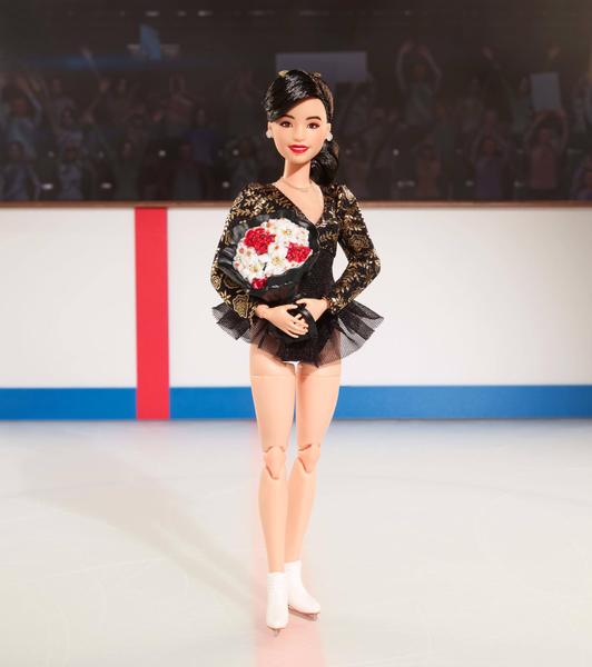 Imagem de Boneca Barbie inspirando mulheres Kristi Yamaguchi 1992 Olimpíadas