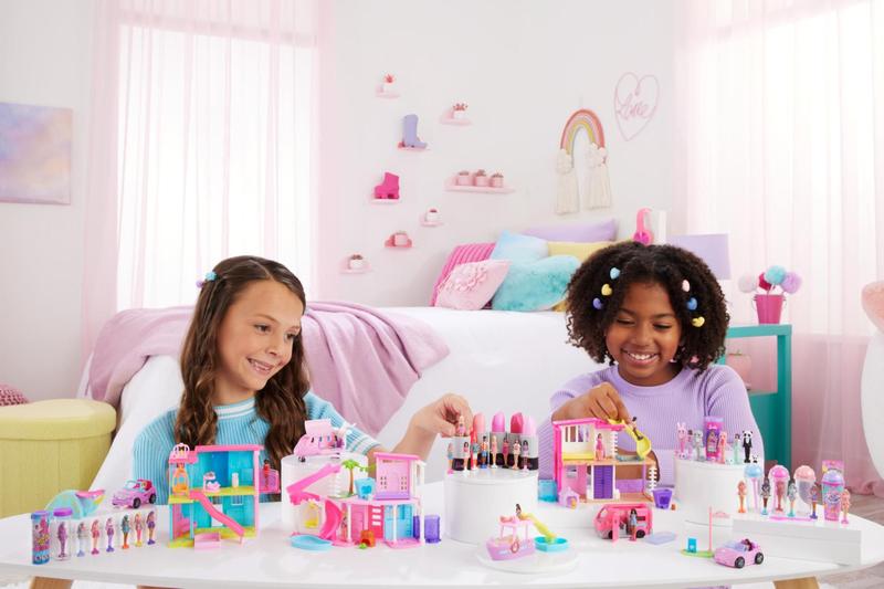 Imagem de Boneca Barbie Mini BarbieLand de brinquedo e veículo de brinquedo com barco dos sonhos