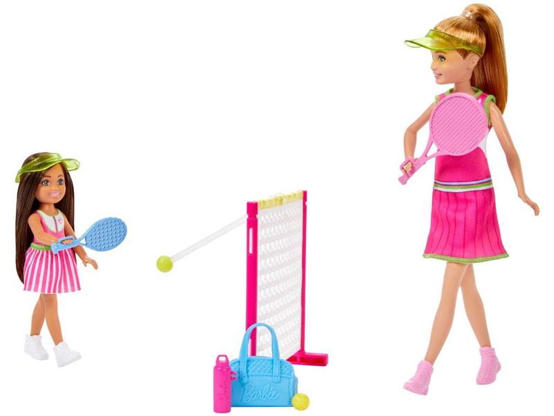 Boneca Barbie Stacie & Chelsea Conjunto de - Brinquedo Aulas de Tênis com Acessórios 2 Unidades - Mattel Imagem de Boneca Barbie Stacie & Chelsea Conjunto de - Brinquedo Aulas de Tênis com Acessórios 2 Unidades