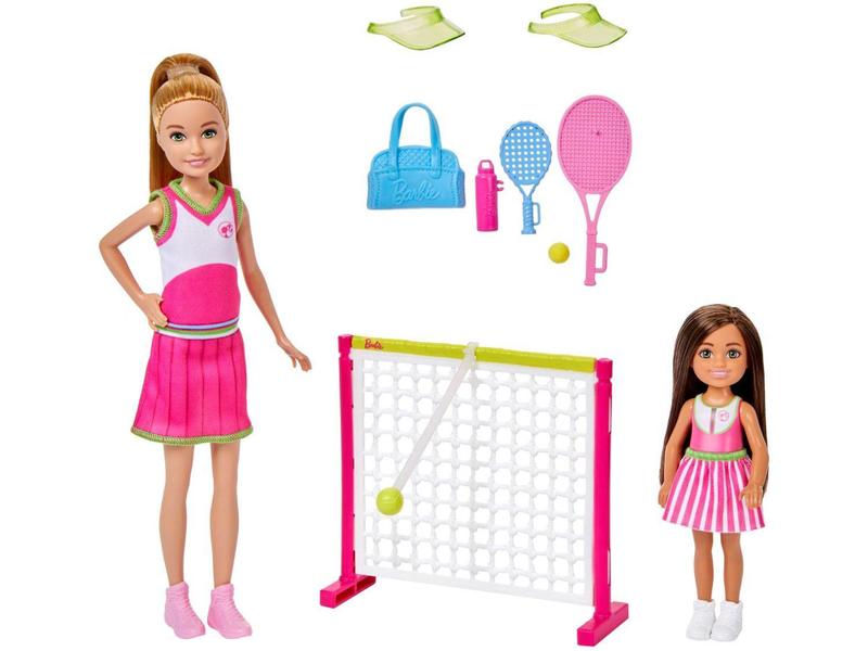 Boneca Barbie Stacie & Chelsea Conjunto de - Brinquedo Aulas de Tênis com Acessórios 2 Unidades - Mattel Imagem de Boneca Barbie Stacie & Chelsea Conjunto de - Brinquedo Aulas de Tênis com Acessórios 2 Unidades