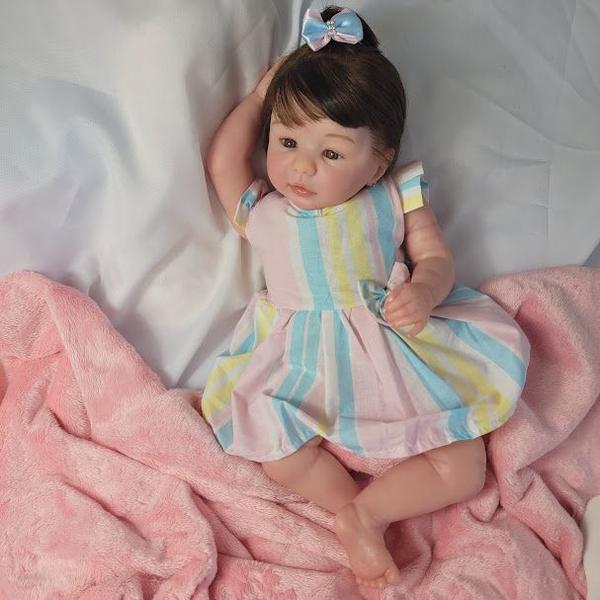 Imagem de Boneca bebê reborn menina linda de vestido pode dar banho