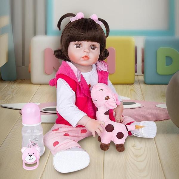 Imagem de Boneca Bebê Reborn Silicone Menina Girafinha Olhos Castanhos 48cm Pode Dar Banho Brastoy