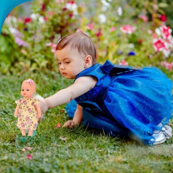 Imagem de Boneca Charmosa Pequena De Laço E Vestido Colorido Para Criança Presente De Aniversário Original