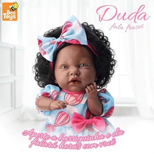 Boneca com Mecanismo Duda Fala Frases Negra 38CM - Bee TOYS Imagem de Boneca com Mecanismo Duda Fala Frases Negra 38CM
