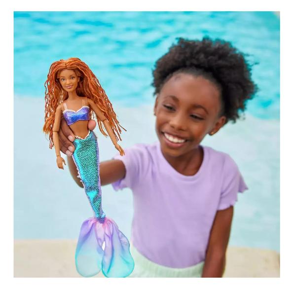 Imagem de Boneca  Disney Ariel que Canta  Live Action Pequena Sereia 