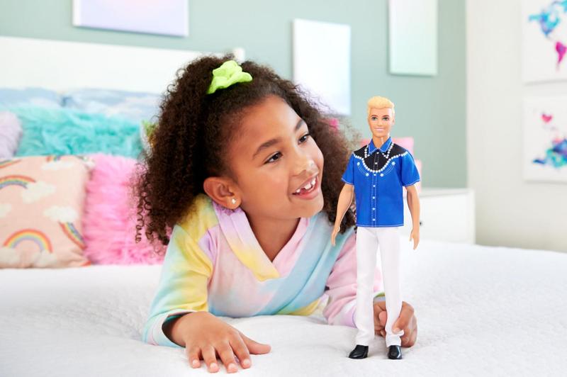 Imagem de Boneca fashion Barbie Fashionistas Ken 226 com roupa ocidental