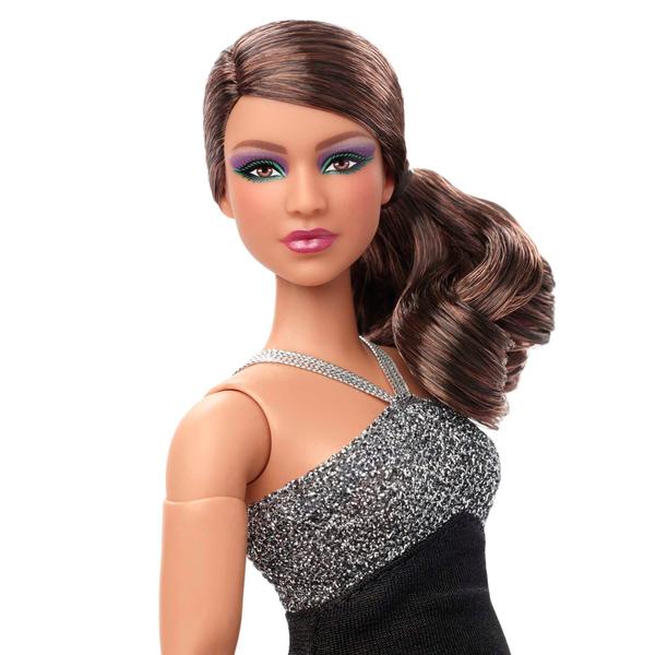 Imagem de Boneca Fashion Barbie parece ondulada, cabelo castanho, tipo de corpo curvilíneo