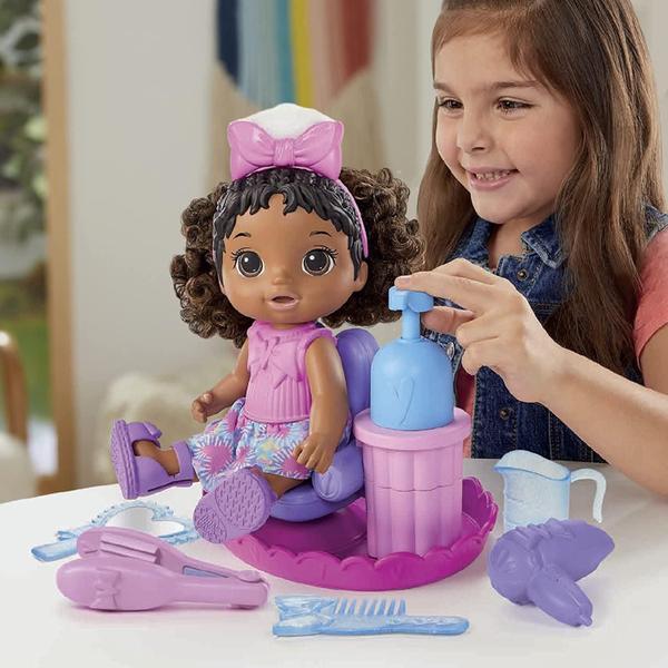Boneca Infantil Baby Alive Negra Sudsy Styling Hasbro F6147 Imagem de Boneca Infantil Baby Alive Negra Sudsy Styling Hasbro F6147