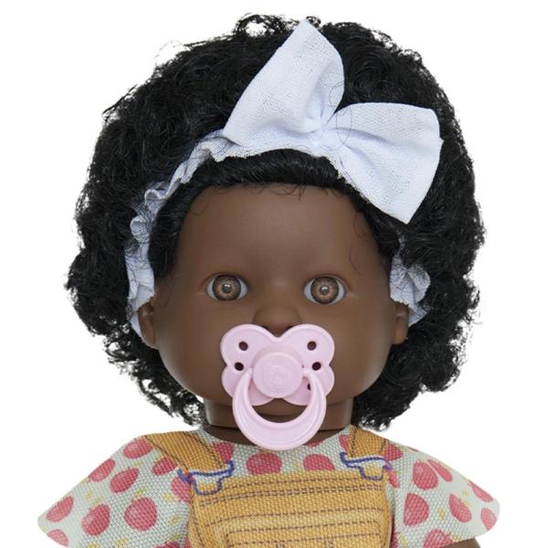 Boneca Infantil Danadinha C/ Chupeta Bebê Negra Com Bolsinha - Milk Brinquedo Imagem de Boneca Infantil Danadinha C/ Chupeta Bebê Negra Com Bolsinha