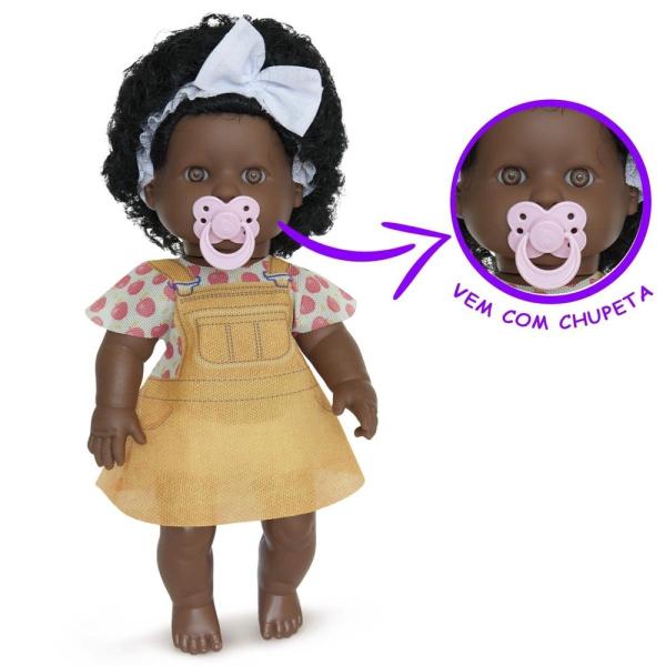 Boneca Infantil Danadinha C/ Chupeta Bebê Negra Com Bolsinha - Milk Brinquedo Imagem de Boneca Infantil Danadinha C/ Chupeta Bebê Negra Com Bolsinha