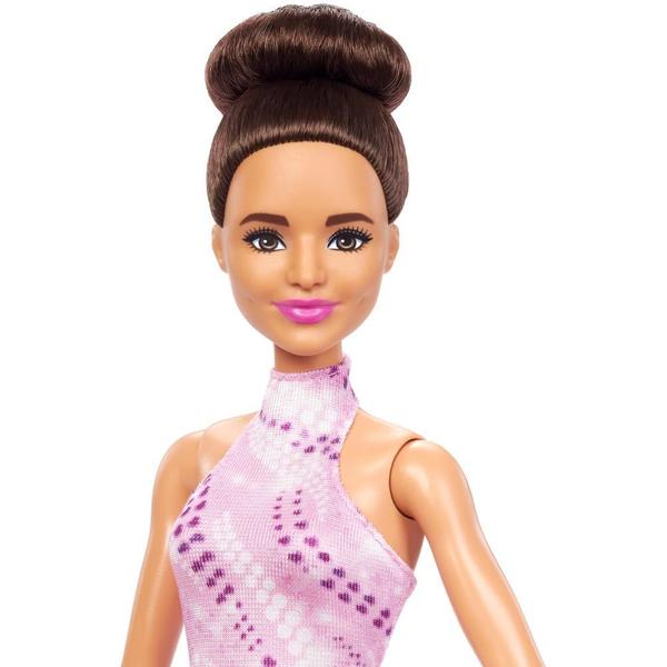 Imagem de Boneca moderna Barbie Careers Brunette Ice Skater com acessórios