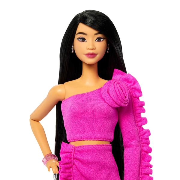 Imagem de Boneca moderna Barbie Deluxe Style 2 Barbiecore com perna protética