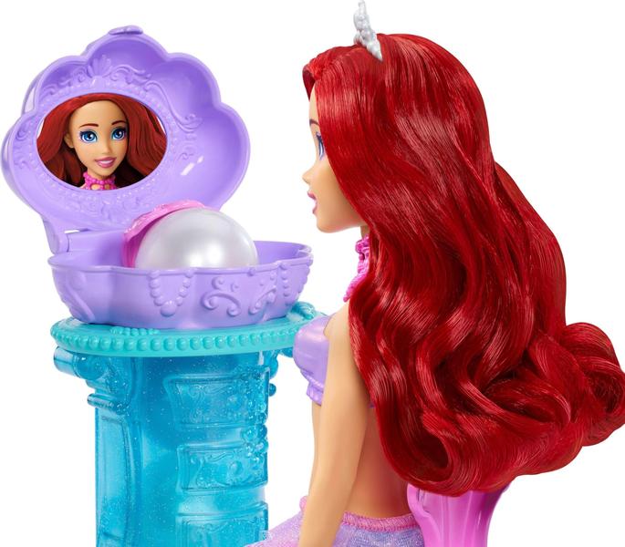 Imagem de Boneca moderna Mattel Disney Princess Ariel com penteadeira e acessórios.