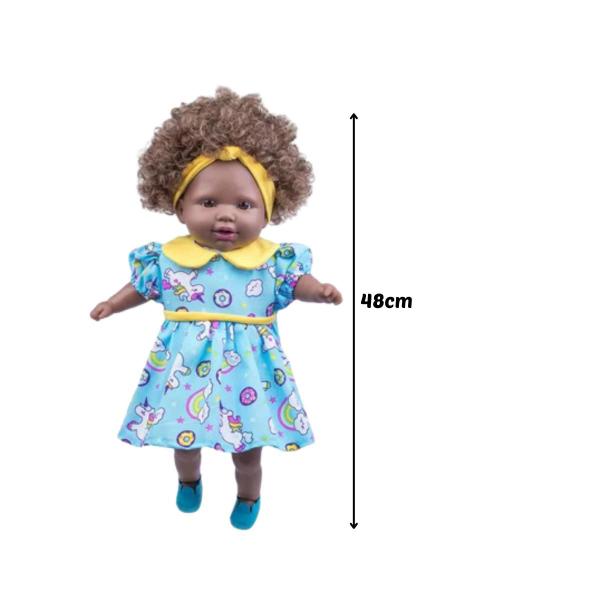 Boneca Negra Tayla Bebê Feita Em Vinil Com Cabelo Cacheado Castanho Original Brinquedo Cotiplás Imagem de Boneca Negra Tayla Bebê Feita Em Vinil Com Cabelo Cacheado Castanho Original Brinquedo Cotiplás