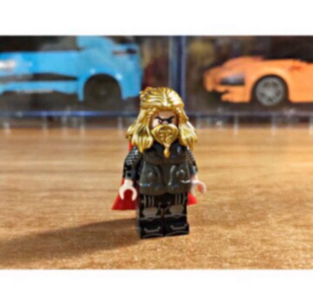 Imagem de Boneco Blocos De Montar Thor Cabelo Cromado Edição Especial