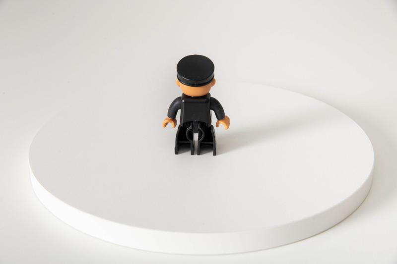 Imagem de Boneco Policial - Lego - Bonecos para Constelação Familiar