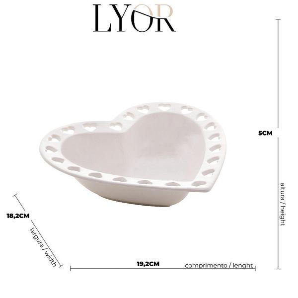 Bowl de Coração de Cerâmica com Borda Vazada Branco 19,2 cm - Lyor Imagem de Bowl de Coração de Cerâmica com Borda Vazada Branco 19,2 cm