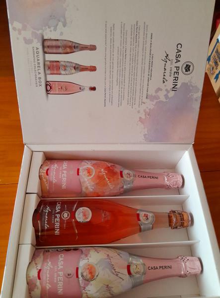 Box Casa Perini Espumante Aquarela Moscatel Rosé 750ml cada Imagem de Box Casa Perini Espumante Aquarela Moscatel Rosé 750ml cada