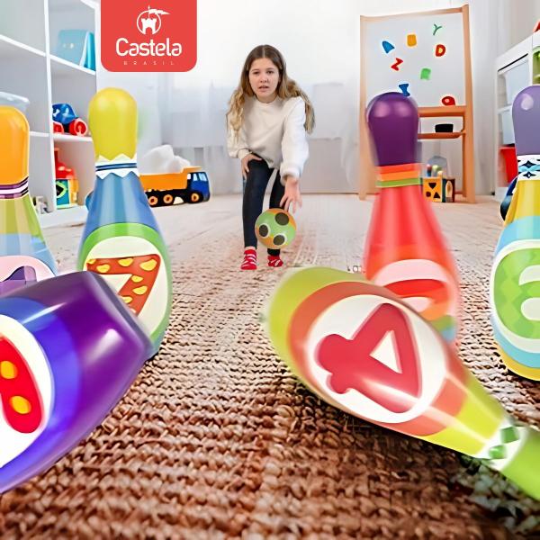 Brinquedo Boliche Educativo Infantill 6 Pinos 2 Bolas Intuitivo Macio Castela - CASTELA BRASIL Imagem de Brinquedo Boliche Educativo Infantill 6 Pinos 2 Bolas Intuitivo Macio Castela