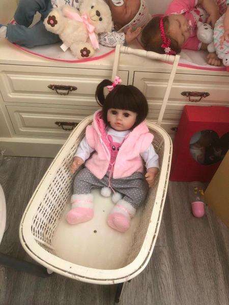 Imagem de brinquedo boneca bebe reborn 47cm e casaquinho de frio