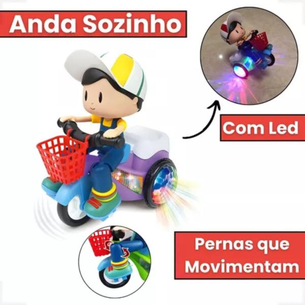 Imagem de Brinquedo Boneco Boneca - Triciclo que Anda, LED, Som, Gira e Empina