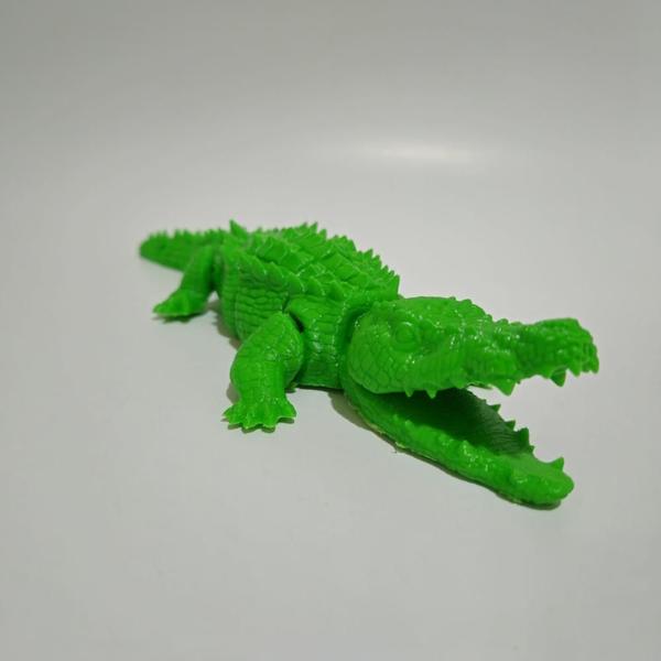 Imagem de Brinquedo Crocodilo Selvagem Articulado Boca Abre e Fecha