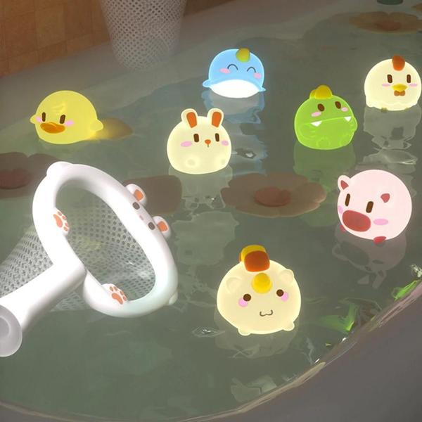 Brinquedo de Banho para Bebê com Luzes LED - Animais Fofos Flutuantes Imagem de Brinquedo de Banho para Bebê com Luzes LED - Animais Fofos Flutuantes