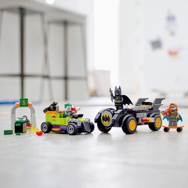 Imagem de Brinquedo de construção LEGO DC Batman Batman vs The Joker Batmobile