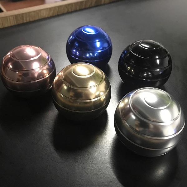 Imagem de Brinquedo de mesa cinético Panshi Metal Spinning Top Ball para alívio do estresse