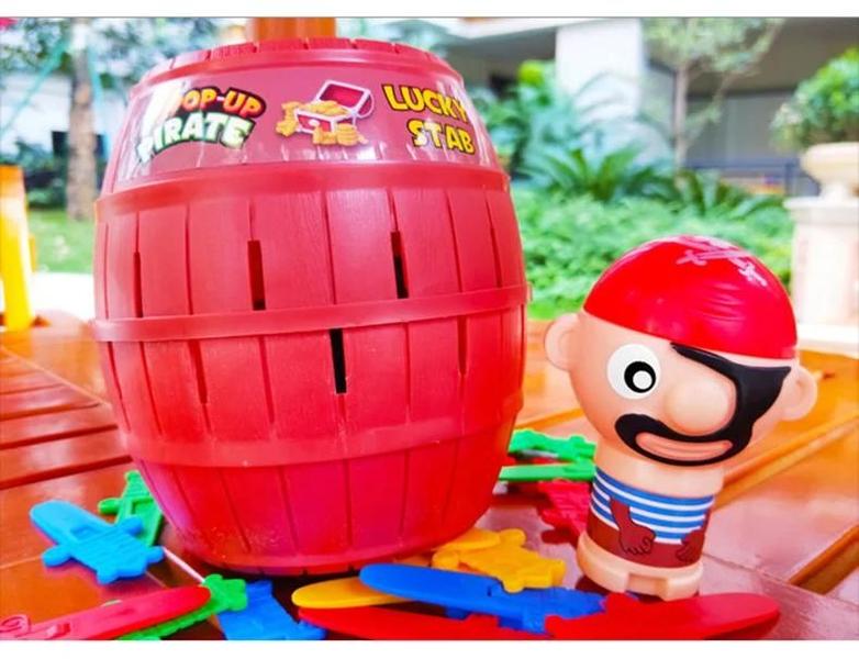 Imagem de Brinquedo Infantil Barril Saltador Pirata - Jogo de Espada Pop Up Engraçado para Família