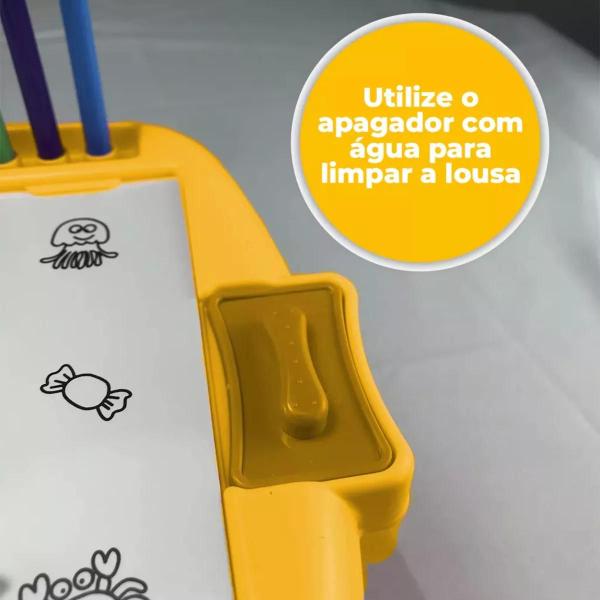 Imagem de Brinquedo Infantil Lousa Mágica Mesinha Com Projetor Girafinha Amarela