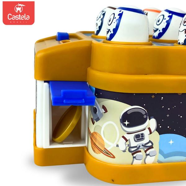 Brinquedo Jogo Toupeira Astronauta Louco Com Luz e Som - Castela - CASTELA BRASIL Imagem de Brinquedo Jogo Toupeira Astronauta Louco Com Luz e Som - Castela