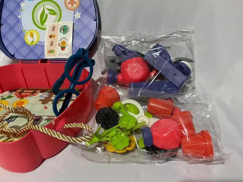 Imagem de Brinquedo Kit Jardinagem 13 PÇS Mini Maleta Com Bolsa de Ombro.