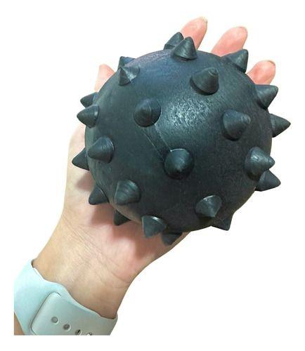 Imagem de Brinquedo Para Cães Cachorros Grandes Bola Bolinha Cravo Grande Maciça Extra Forte Resistente - 95 mm