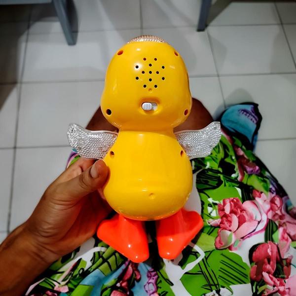 Imagem de Brinquedo Pato Dançante Musical Anda Luz Som Infantil